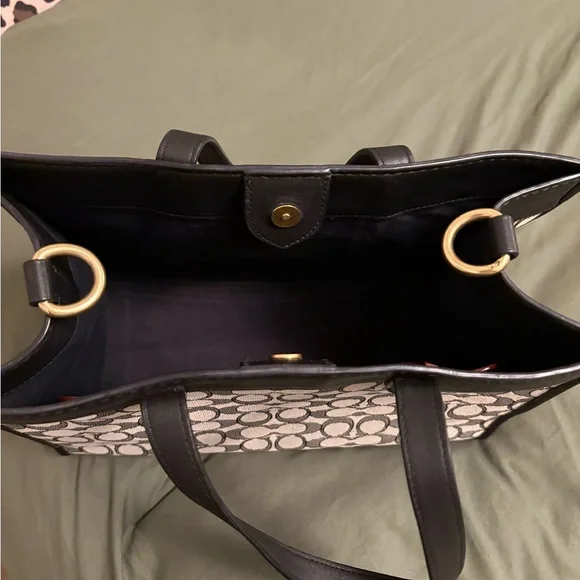 Coach Field Tote - Picture 7 of 13